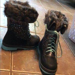 Justice boots NWT black-size 4